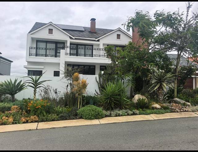 5 BEDROOM HOUSE FOR SALE IN BLUE VALLEY GOLF ESTATE